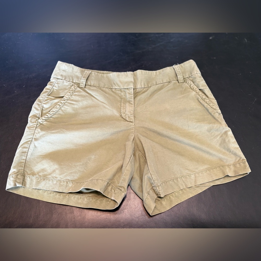 J. Crew Green Cargo Shorts 100% cotton. Approx 5” inseam. Size 4